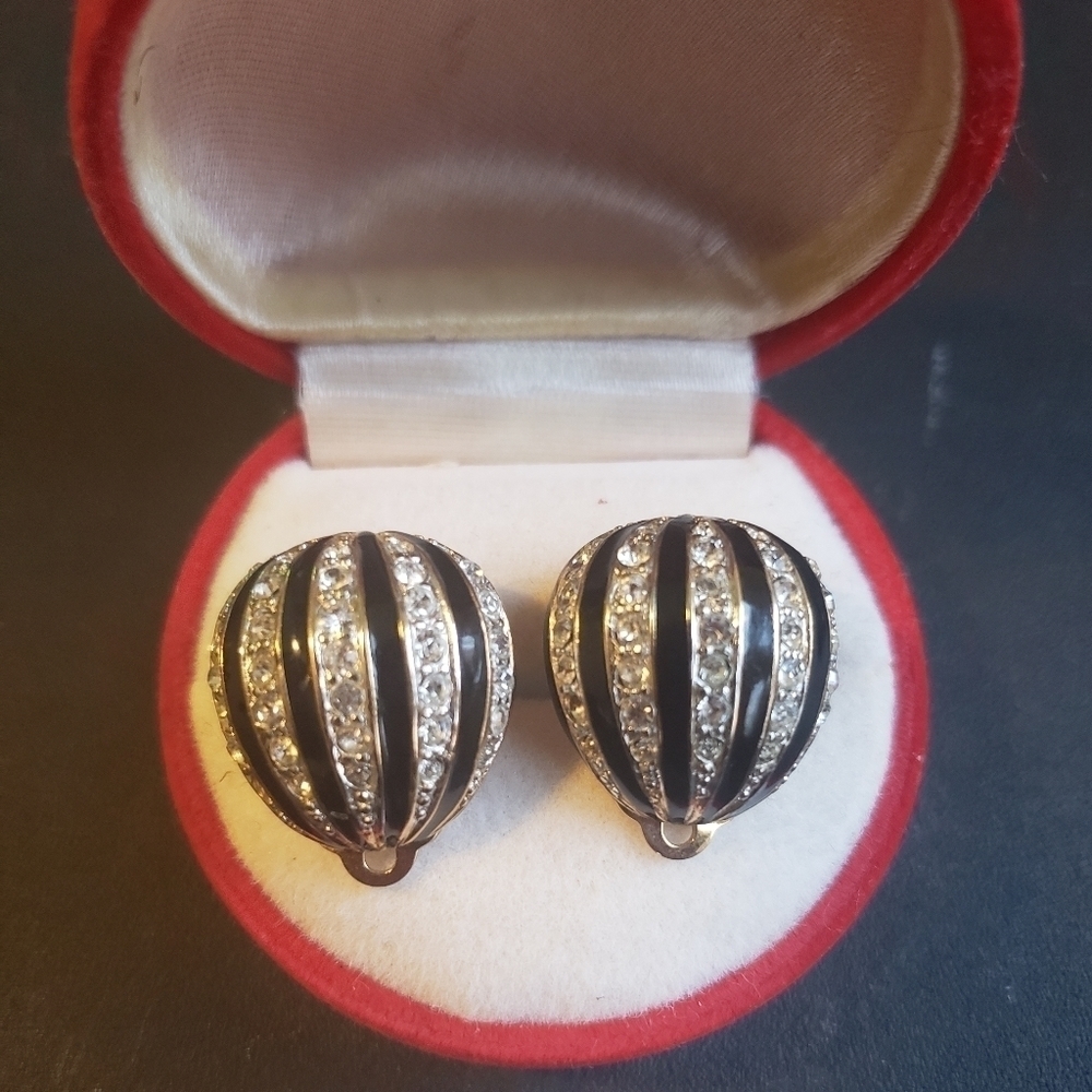 HP. Nina Ricci Earrings